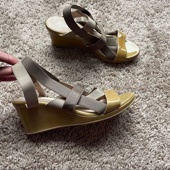 Aquatalia by Marvin K Tan Patent Strappy Wedge Sandals; SZ 8.5; Good Condition - Picture 5 of 16
